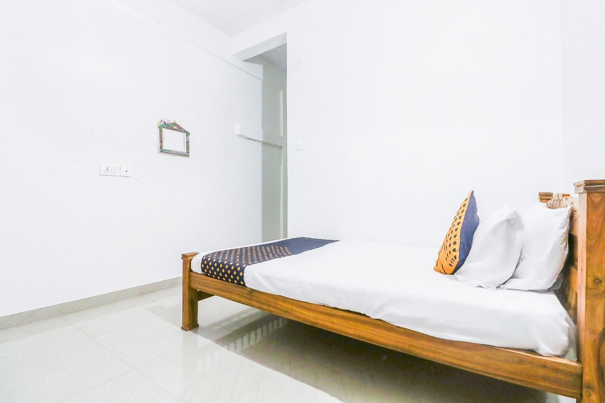 Spot On Rohini Inn Kadampuzha Kottakkal Exterior foto