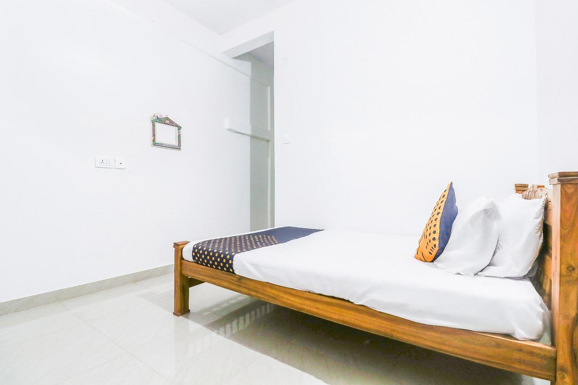 Spot On Rohini Inn Kadampuzha Kottakkal Exterior foto